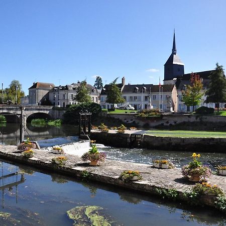 Le Grand Appartement - 90m2- 2 chb , 1 mezzanine - 6pers Romorantin-Lanthenay Buitenkant foto